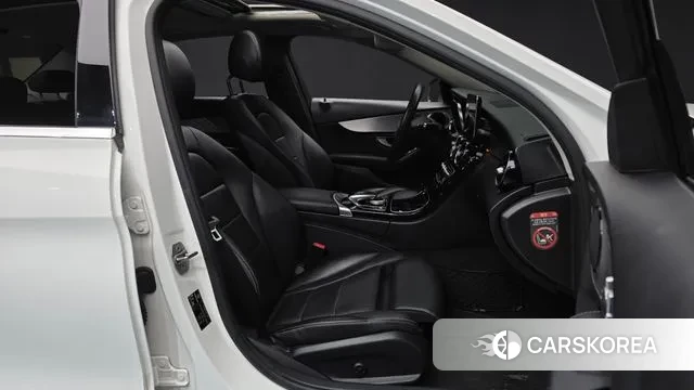 Mercedes-Benz C-Class W205 2018 Белый из Кореи, фото 2