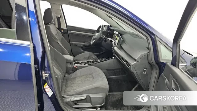 Volkswagen Golf 8th Generation 2022 Синий из Кореи, фото 2