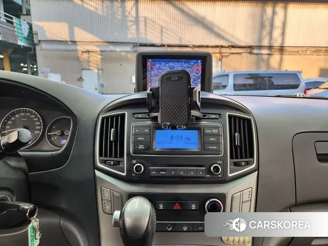 Hyundai The New Grand Starex 2018 Серебристо-серый из Кореи, фото 2