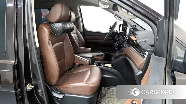 Hyundai The New Grand Starex 2018 Коричневый из Кореи, фото 2