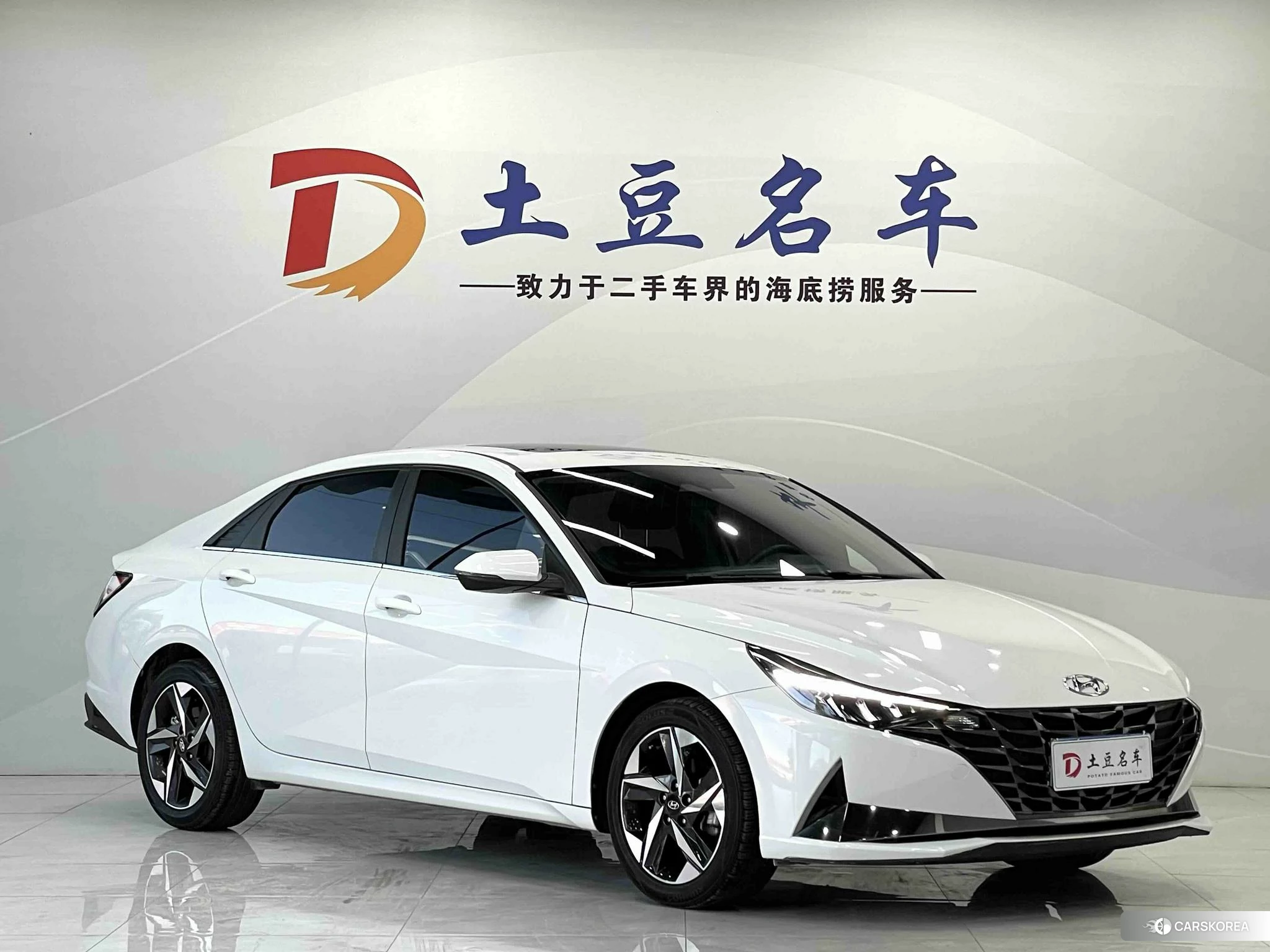 Hyundai Elantra 2022 Белый из Китая, фото 2