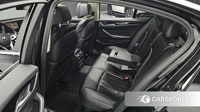 BMW 5 Series (G30) 2019 Черный из Кореи, фото 2