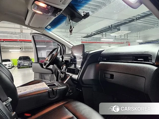 Hyundai Staria 2022 Серебряный из Кореи, фото 2