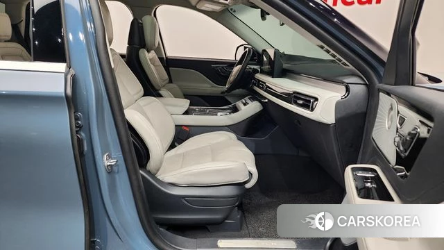 Lincoln Aviator 2nd generation 2025 Светло-серебряный цвет из Кореи, фото 2