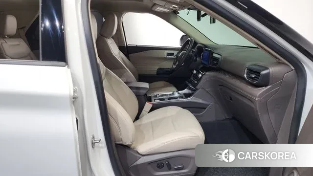 Ford Explorer 6th Generation 2021 Белый из Кореи, фото 2