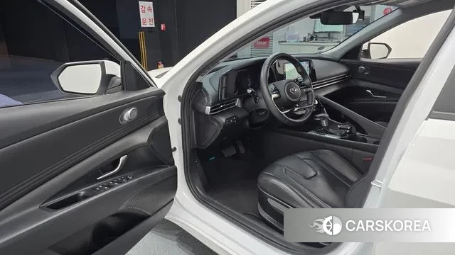 Hyundai Avante Hybrid (CN7) 2023 Белый из Кореи, фото 2