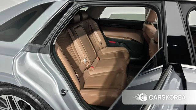 Hyundai Grandeur (GN7) 2023 Серебристо-серый из Кореи, фото 2