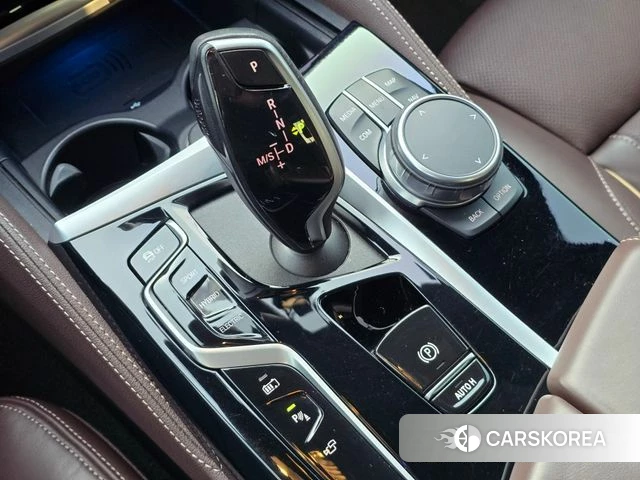 BMW 5 Series (G30) 2021 Белый из Кореи, фото 2