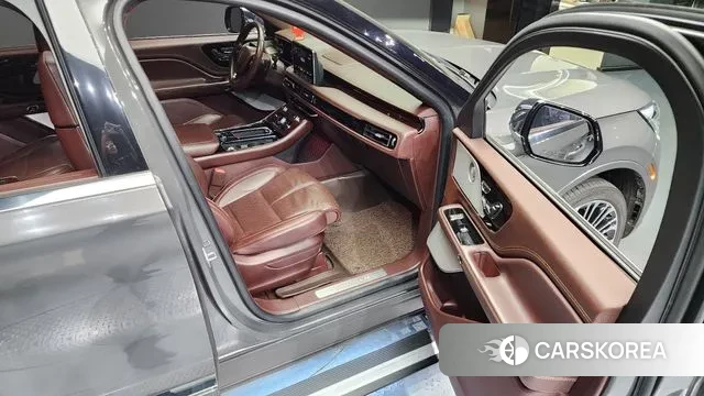 Lincoln Aviator 2nd generation 2022 Серый из Кореи, фото 2