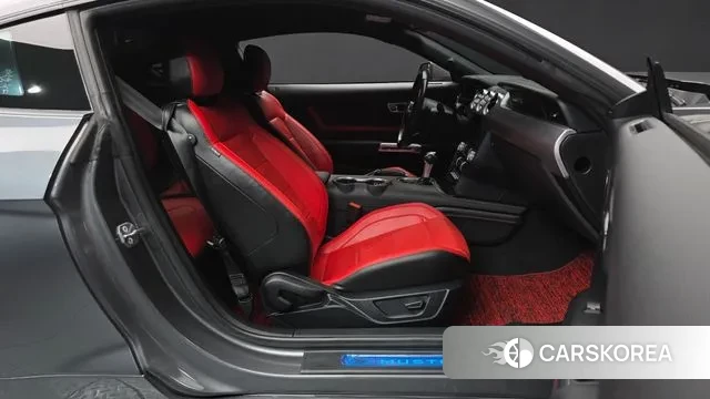 Ford Mustang 2023 Серый из Кореи, фото 2