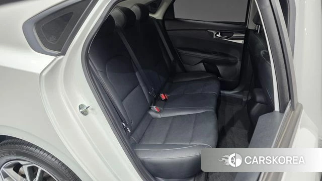 Kia The New K3 2nd generation 2022 Белый из Кореи, фото 2