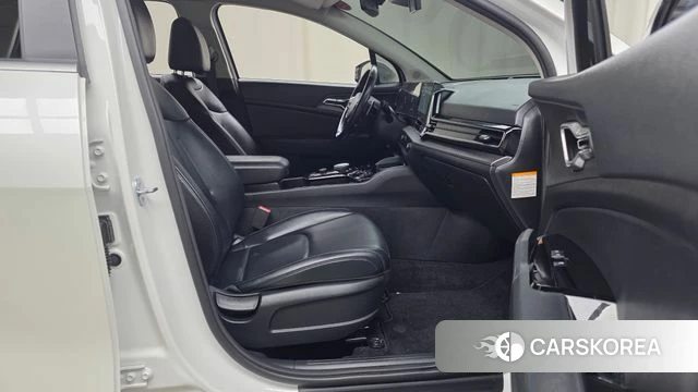 Kia Sportage 5th Generation Hybrid 2023 Белый из Кореи, фото 2