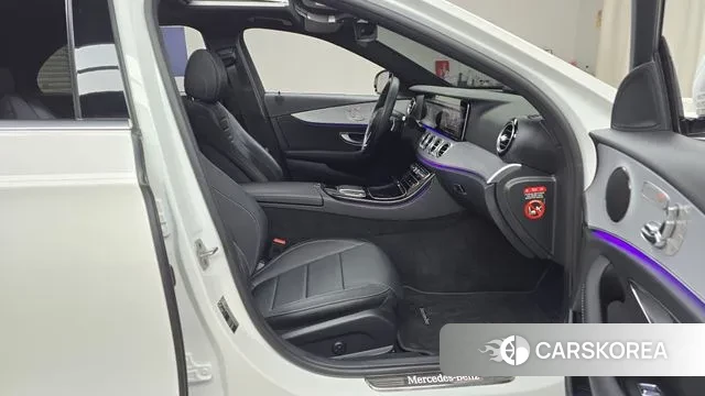 Mercedes-Benz E-Class W213 2021 Белый из Кореи, фото 2