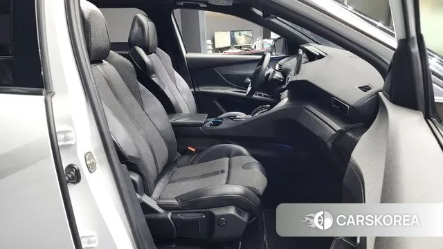 Peugeot 5008 second generation 2018 Белый из Кореи, фото 2