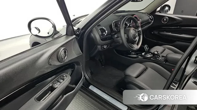 Mini Cooper Clubman 2022 Черный из Кореи, фото 2