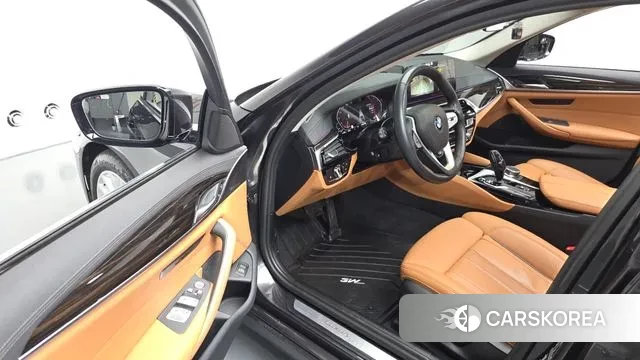 BMW 5 Series (G30) 2022 Серый из Кореи, фото 2