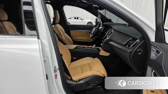 Volvo XC90 second Generation 2022 Белый из Кореи, фото 2