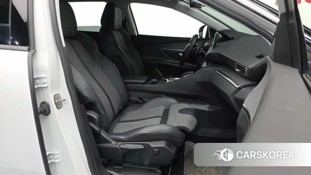 Peugeot 3008 second generation 2019 Белый из Кореи, фото 2