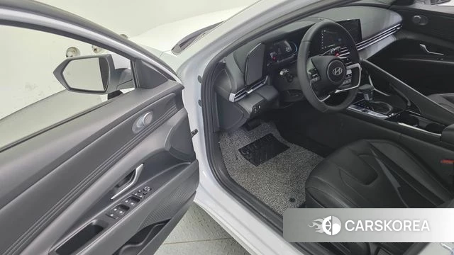 Hyundai The New Avante (CN7) 2025 Белый из Кореи, фото 2