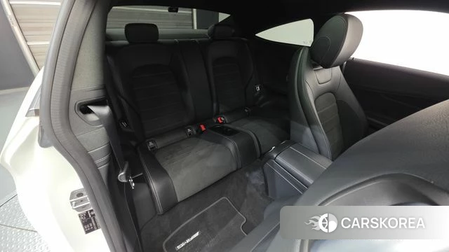 Mercedes-Benz C-Class W205 2022 Белый из Кореи, фото 2