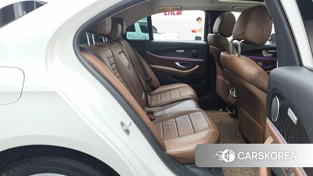 Mercedes-Benz E-Class W213 2018 Белый из Кореи, фото 2