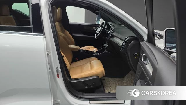 Volvo XC40 2020 Белый из Кореи, фото 2