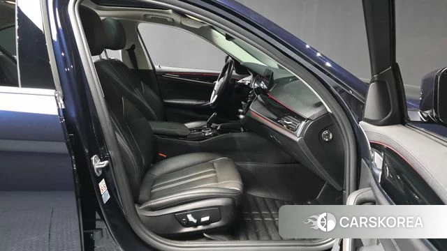 BMW 5 Series (G30) 2018 Синий из Кореи, фото 2