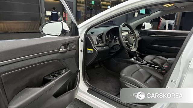 Hyundai Avante AD 2018 Белый из Кореи, фото 2