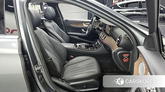 Mercedes-Benz E-Class W213 2019 Серый из Кореи, фото 2