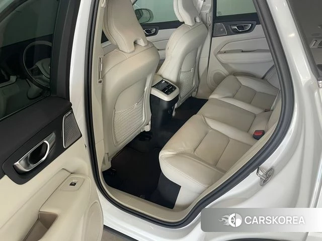 Volvo XC60 second Generation 2025 Белый из Кореи, фото 2
