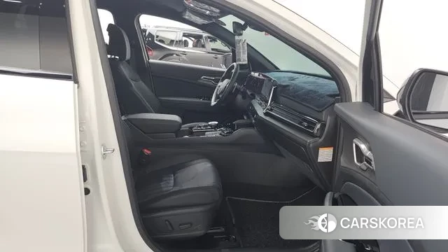 Kia Sportage 5th Generation Hybrid 2024 Белый из Кореи, фото 2