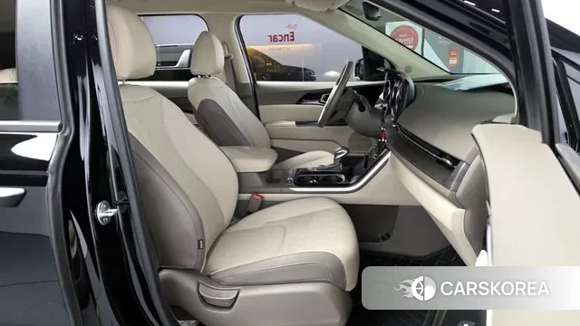 Kia Carnival 4th generation 2023 Черный из Кореи, фото 2