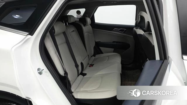 Kia Sportage 5th Generation Hybrid 2021 Белый из Кореи, фото 2