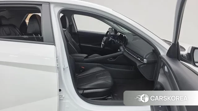 Hyundai The New Avante (CN7) 2024 Белый из Кореи, фото 2