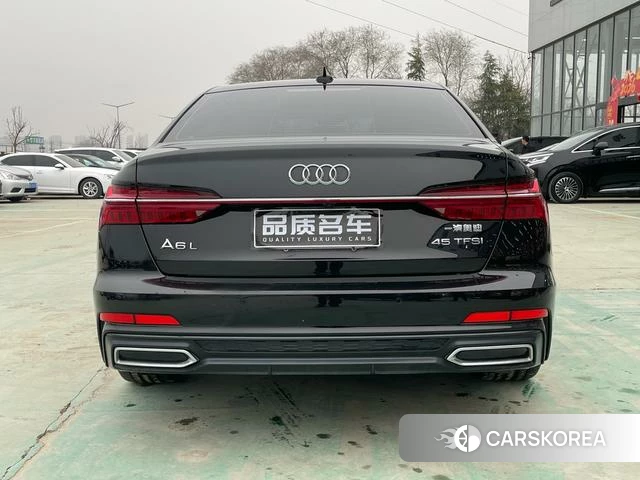 Audi A6L 2022 Черный из Китая, фото 2