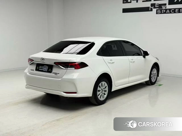 Toyota Corolla 2025 Белый из Китая, фото 2