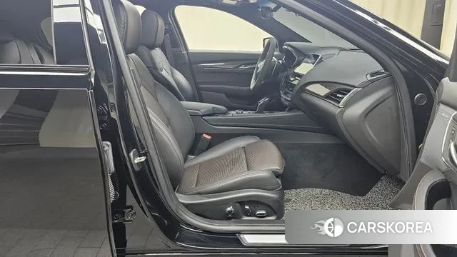 Cadillac CT5 2023 Черный из Кореи, фото 2