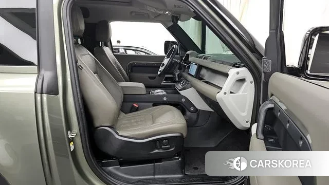 Land Rover Defender (L663) 2021 Цвет галактики из Кореи, фото 2