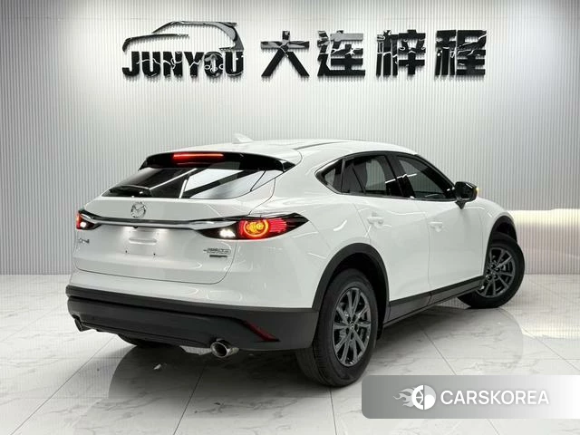 Mazda CX-4 2023 Белый из Китая, фото 2
