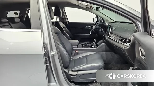 Kia Sportage 5th Generation 2021 Серебристо-серый из Кореи, фото 2