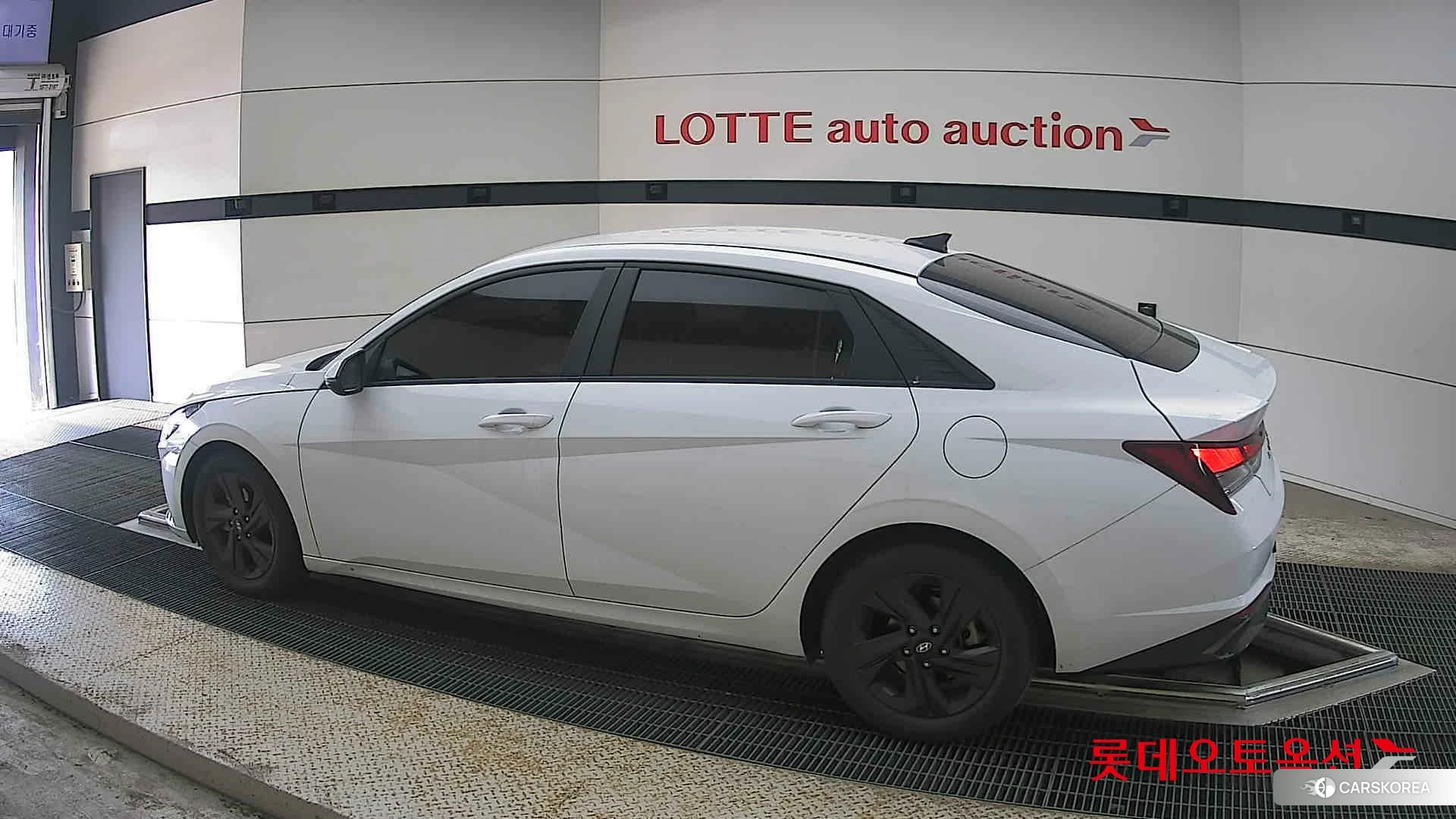 Hyundai Avante 2023 Polar White из Кореи, фото 2