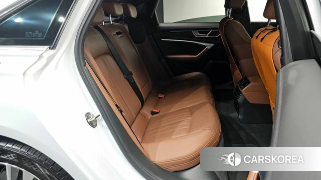 Audi A6 (C8) 2021 Белый из Кореи, фото 2