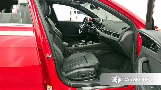 Audi A4 (B9) 2023 Красный из Кореи, фото 2