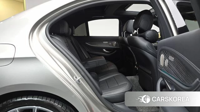 Mercedes-Benz E-Class W213 2022 Серебристо-серый из Кореи, фото 2