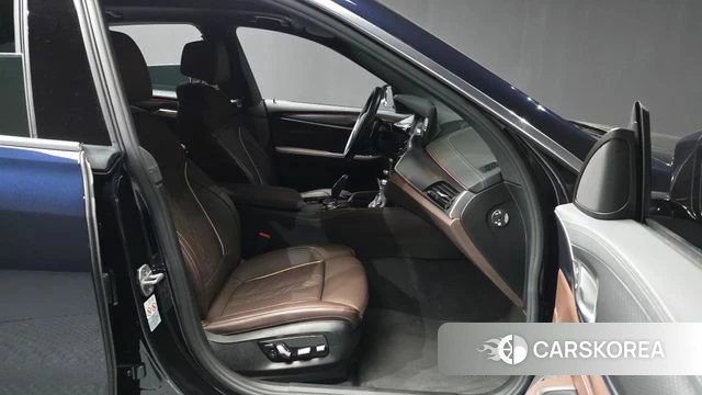 BMW 6 Series GT (G32) 2023 Черный из Кореи, фото 2