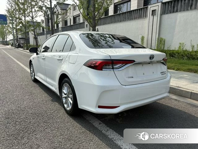 Toyota Corolla 2022 Белый из Китая, фото 2