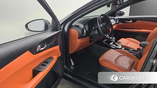 Kia The New K3 2nd generation 2023 Серый из Кореи, фото 2