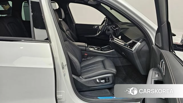 BMW X5 (G05) 2024 Белый из Кореи, фото 2