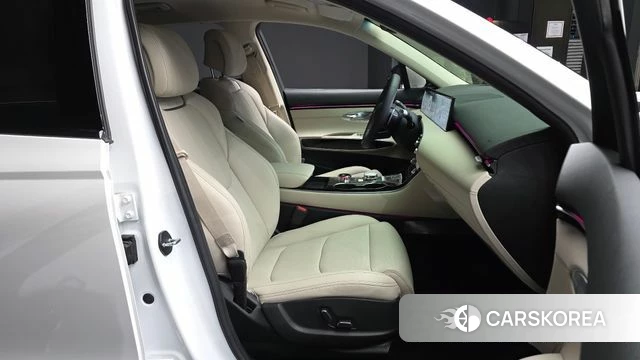 Genesis GV70 2024 Белый из Кореи, фото 2