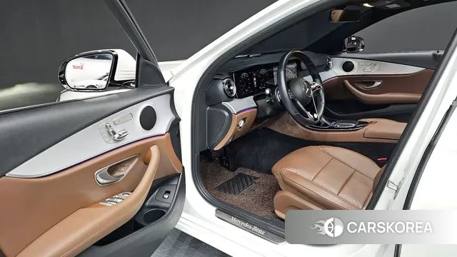 Mercedes-Benz E-Class W213 2021 Белый из Кореи, фото 2